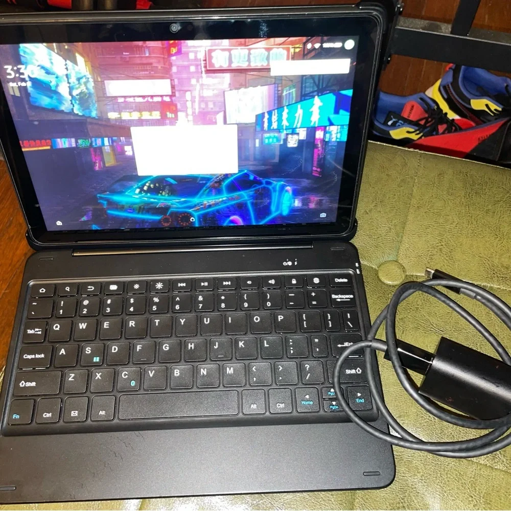 Amazon Fire HD 10 32GB 2021 T76N2B Black Tablet Bundle with Amazon Keyboad
